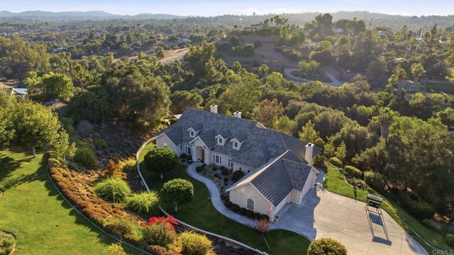 2308 Avenida La Cima, Escondido, CA 92027
