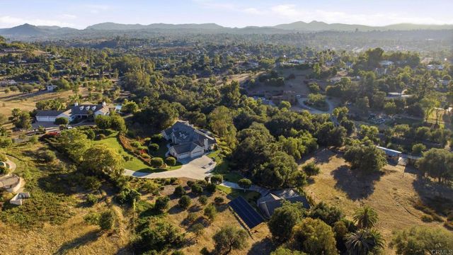 2308 Avenida La Cima, Escondido, CA 92027