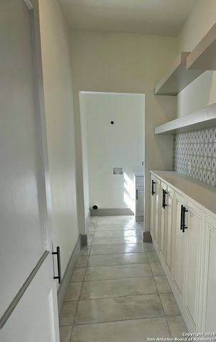 501 W Agarita, San Antonio, TX 78212