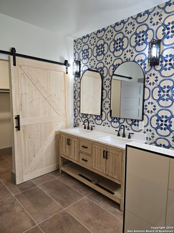 501 W Agarita, San Antonio, TX 78212