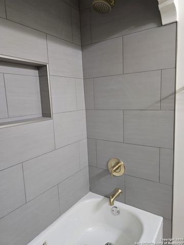 501 W Agarita, San Antonio, TX 78212