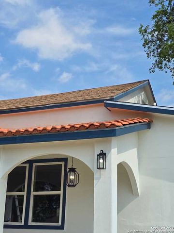 501 W Agarita, San Antonio, TX 78212