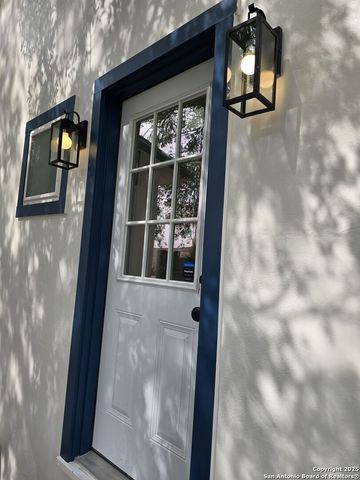 501 W Agarita, San Antonio, TX 78212