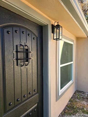 501 W Agarita, San Antonio, TX 78212