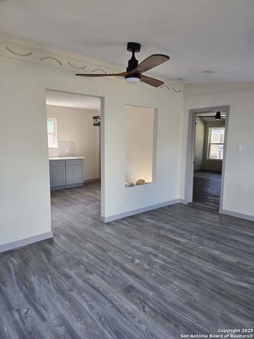 501 W Agarita, San Antonio, TX 78212