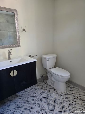 501 W Agarita, San Antonio, TX 78212