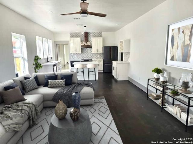 501 W Agarita, San Antonio, TX 78212