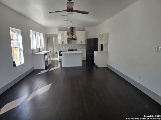 501 W Agarita, San Antonio, TX 78212