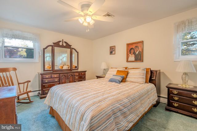 12 LINCOLN LN, Broomall, PA 19008