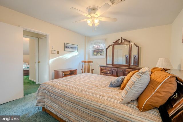 12 LINCOLN LN, Broomall, PA 19008