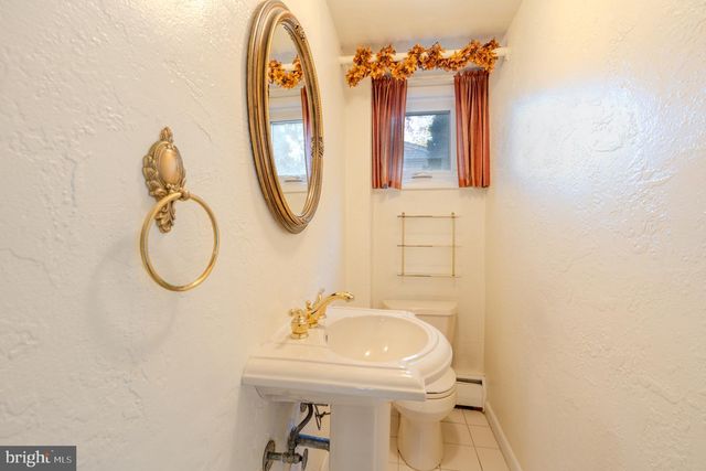 12 LINCOLN LN, Broomall, PA 19008