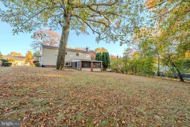 12 LINCOLN LN, Broomall, PA 19008