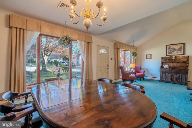 12 LINCOLN LN, Broomall, PA 19008