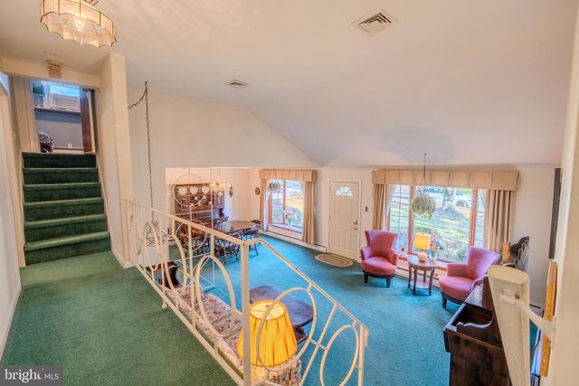 12 LINCOLN LN, Broomall, PA 19008