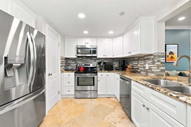 22570 Bass Place 1, Canyon Lake, CA 92587