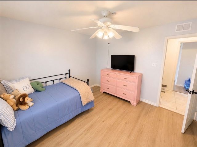 206 Oak Ridge Dr, Corpus Christi, TX 78418