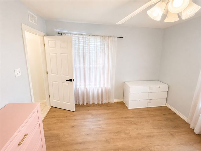 206 Oak Ridge Dr, Corpus Christi, TX 78418