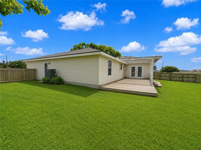 206 Oak Ridge Dr, Corpus Christi, TX 78418