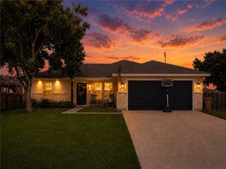 206 Oak Ridge Dr, Corpus Christi, TX 78418