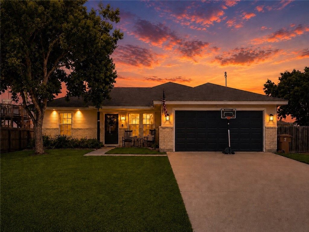 206 Oak Ridge Dr, Corpus Christi, TX 78418