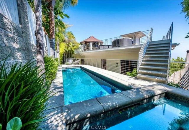 8827 Evanview, Los Angeles, CA 90069