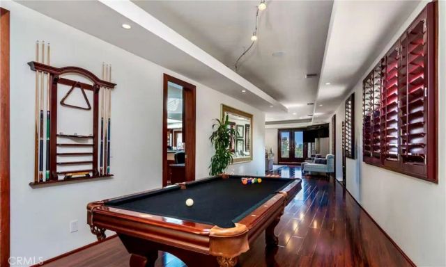 8827 Evanview, Los Angeles, CA 90069