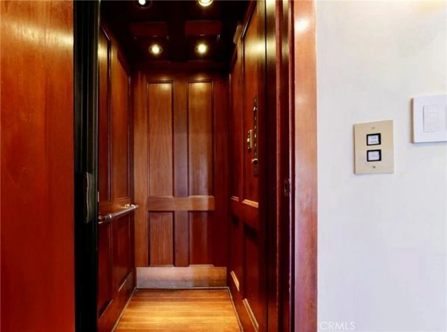 8827 Evanview, Los Angeles, CA 90069