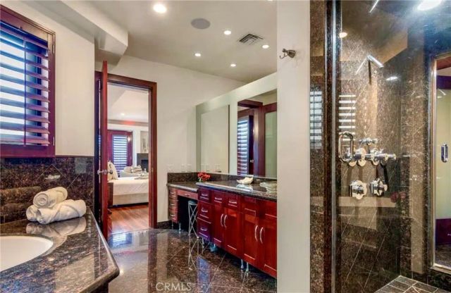 8827 Evanview, Los Angeles, CA 90069