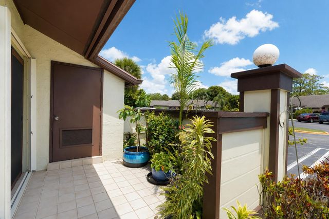 272 Beaver Dam Court, Royal Palm Beach, FL 33411