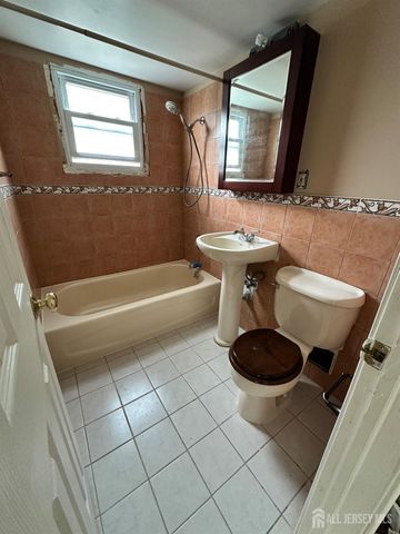 257 Summerhill Road, Spotswood, NJ 08884