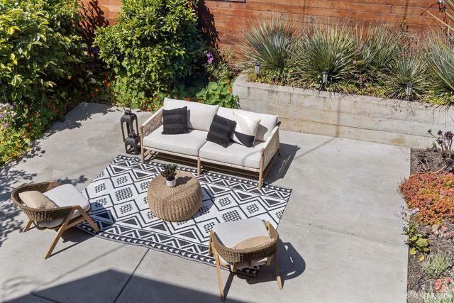 218 Justin Drive, San Francisco, CA 94112