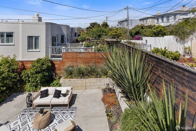 218 Justin Drive, San Francisco, CA 94112