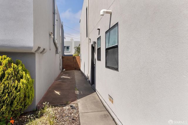 218 Justin Drive, San Francisco, CA 94112