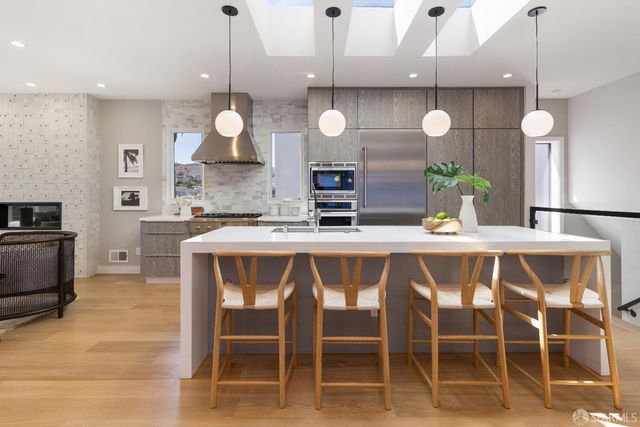 218 Justin Drive, San Francisco, CA 94112
