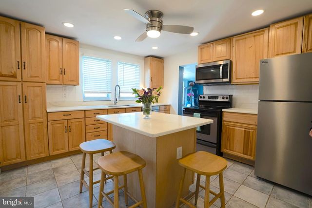 615 SOLLY AVE, Philadelphia, PA 19111