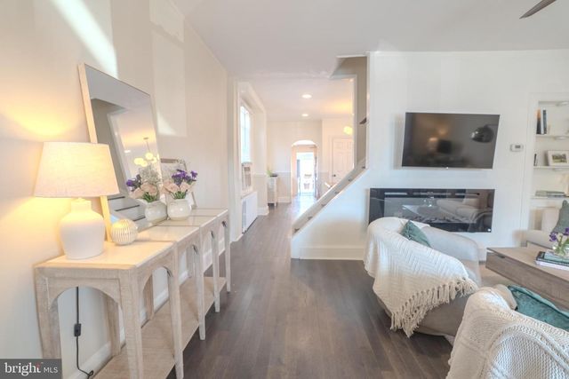 615 SOLLY AVE, Philadelphia, PA 19111