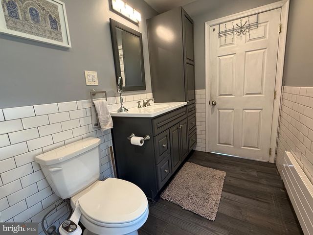 615 SOLLY AVE, Philadelphia, PA 19111