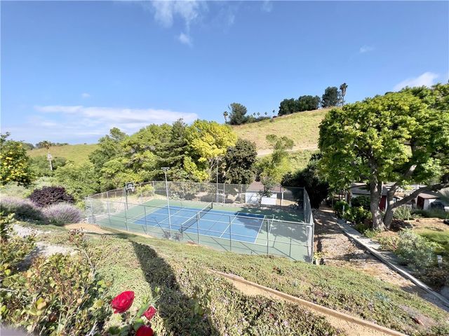 24 Pony Lane, Rolling Hills Estates, CA 90274