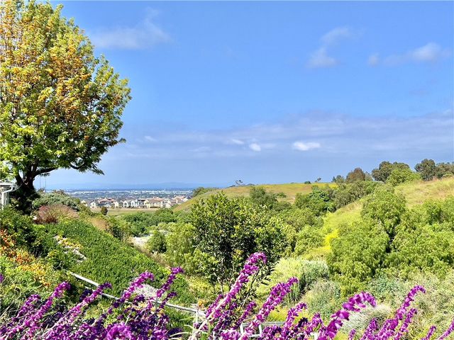 24 Pony Lane, Rolling Hills Estates, CA 90274