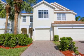 937 Hampton CIR, Naples, FL 34105