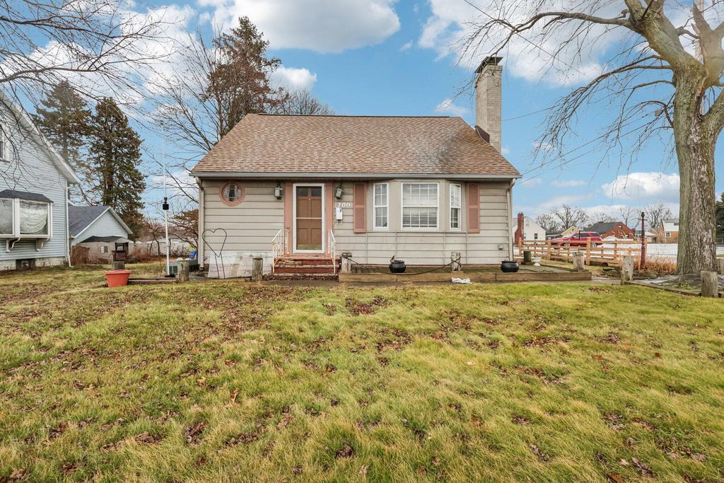 700 Whipple Avenue NW, Canton, OH 44708