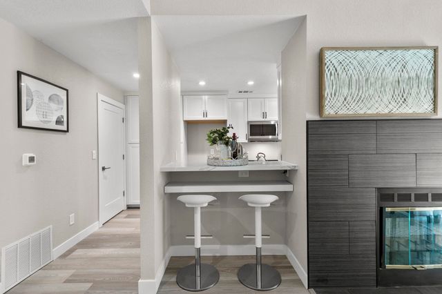 8170 Mountain View Dr F, Pleasanton, CA 94588