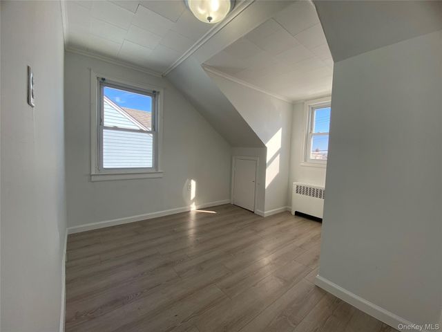 216 Raff Avenue, Mineola, NY 11501