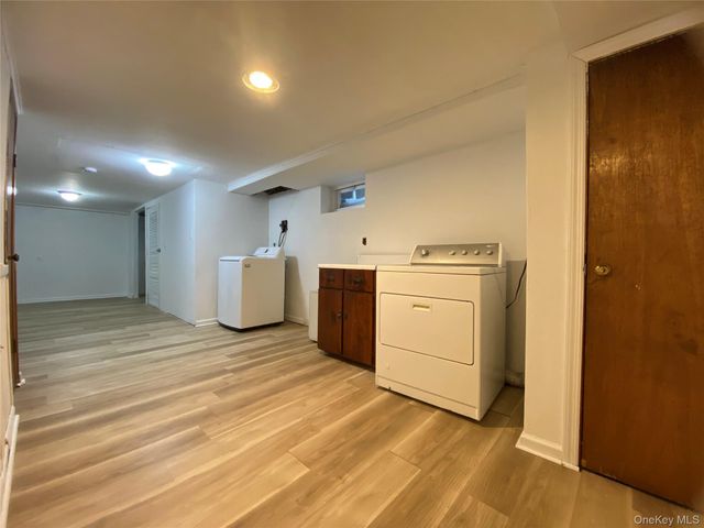 216 Raff Avenue, Mineola, NY 11501