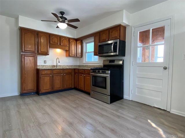 216 Raff Avenue, Mineola, NY 11501