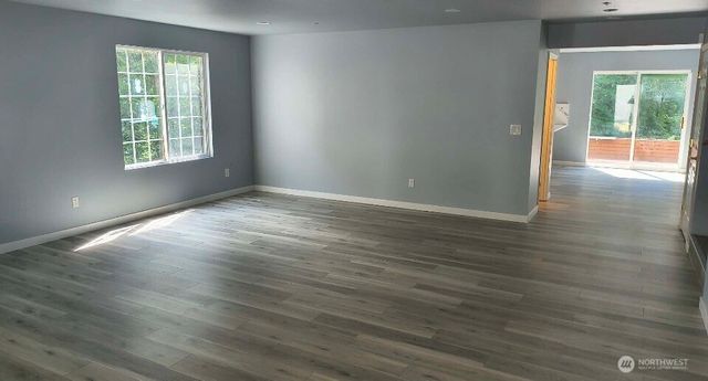 9525 S 221st Place, Kent, WA 98031