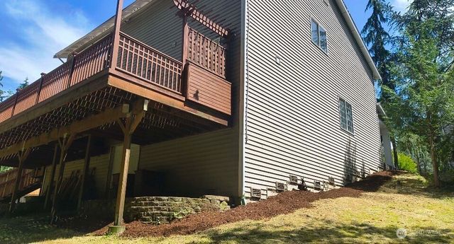 9525 S 221st Place, Kent, WA 98031