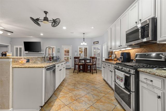 2205 Lisa Lane, Deer Park, TX 77536