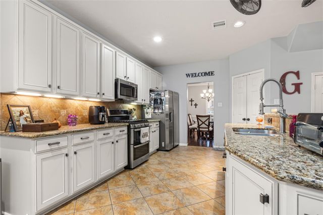 2205 Lisa Lane, Deer Park, TX 77536