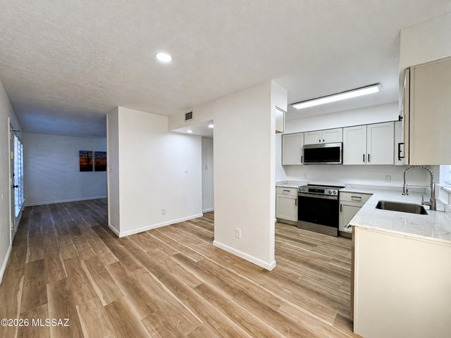 1620 N Wilmot Rd Unit S340, Tucson, AZ 85712